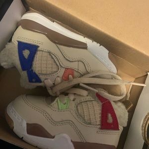 Baby sneaker size 4